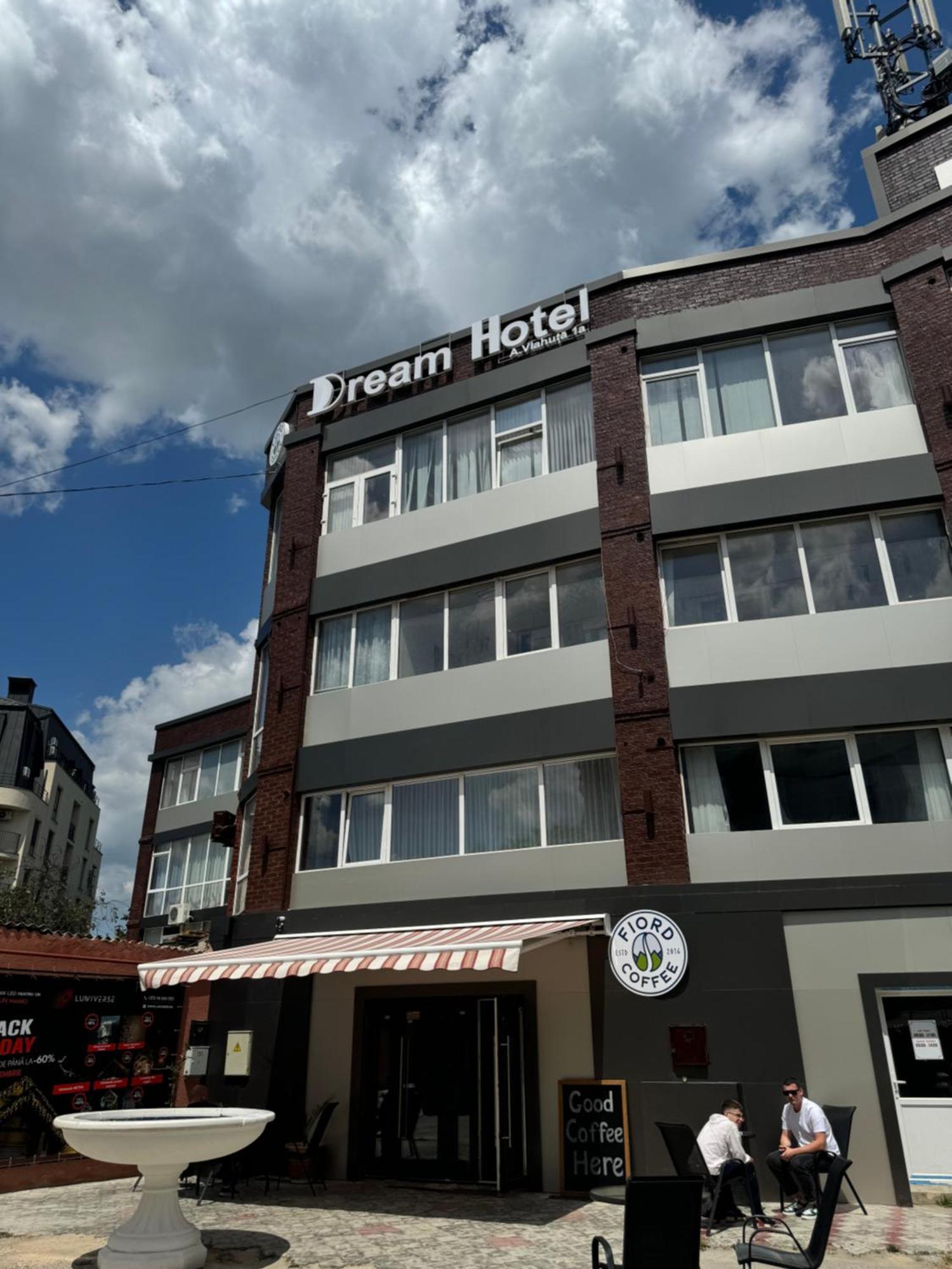 Dreamhotel Chisinau Exterior foto